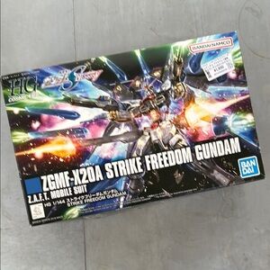 Bandai ZGMF-X20A Strike Freedom Gundam Model Kit